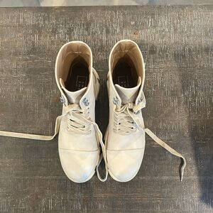 ShuShop Off-White Lace-Up Boots